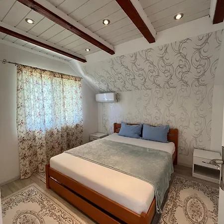 Family Flower House Vakantiehuis